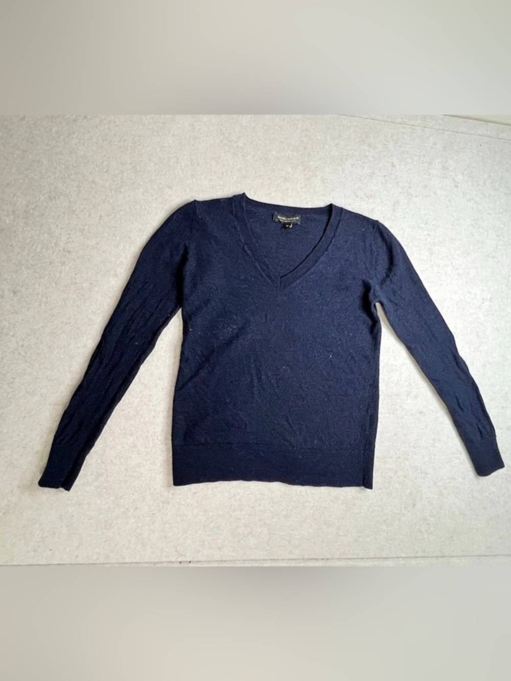 Banana Republic Extra Fine 100% Merino Wool V-Neck Sweater Navy Medium